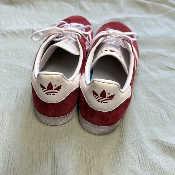 Adidas gazelle like new.  Size 12  BURGANDY WHITE - Picture 3 of 4